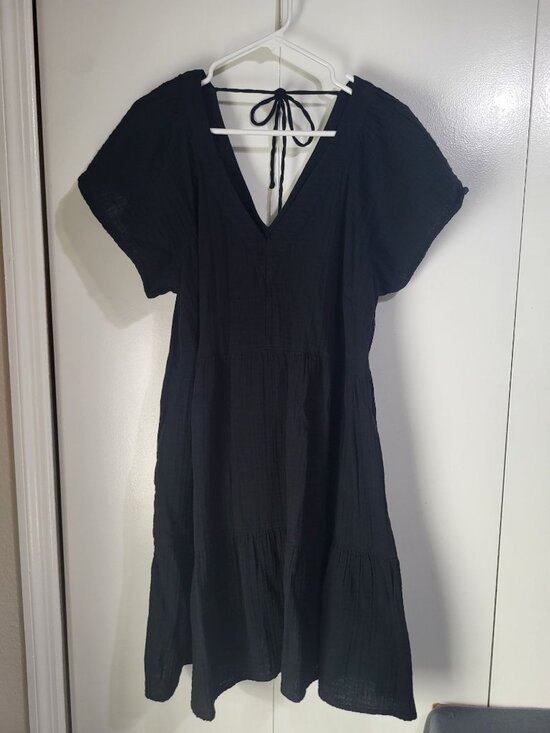 Old Navy Dresses & Skirts - Old Navy Women's XL Black V-Neck Tiered Mini Swing Dress Gauzy Cotton
